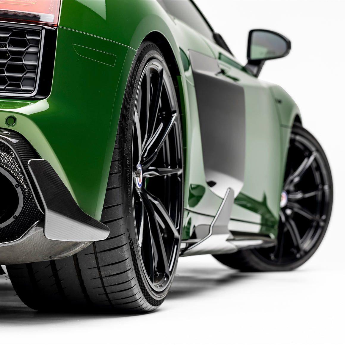 VF Engineering - LMS Carbon Fiber Side Blades - 2016+ Audi R8(Test)